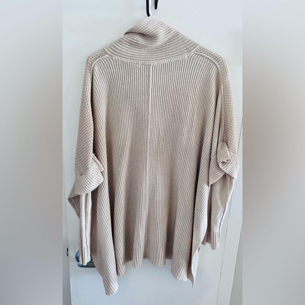 Retrod Sweater - Picture 4 of 4